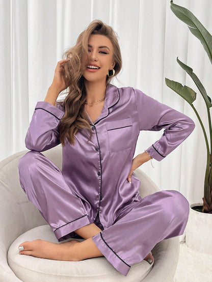 Midnight Elegance - Zwarte Satijne Pyjamaset