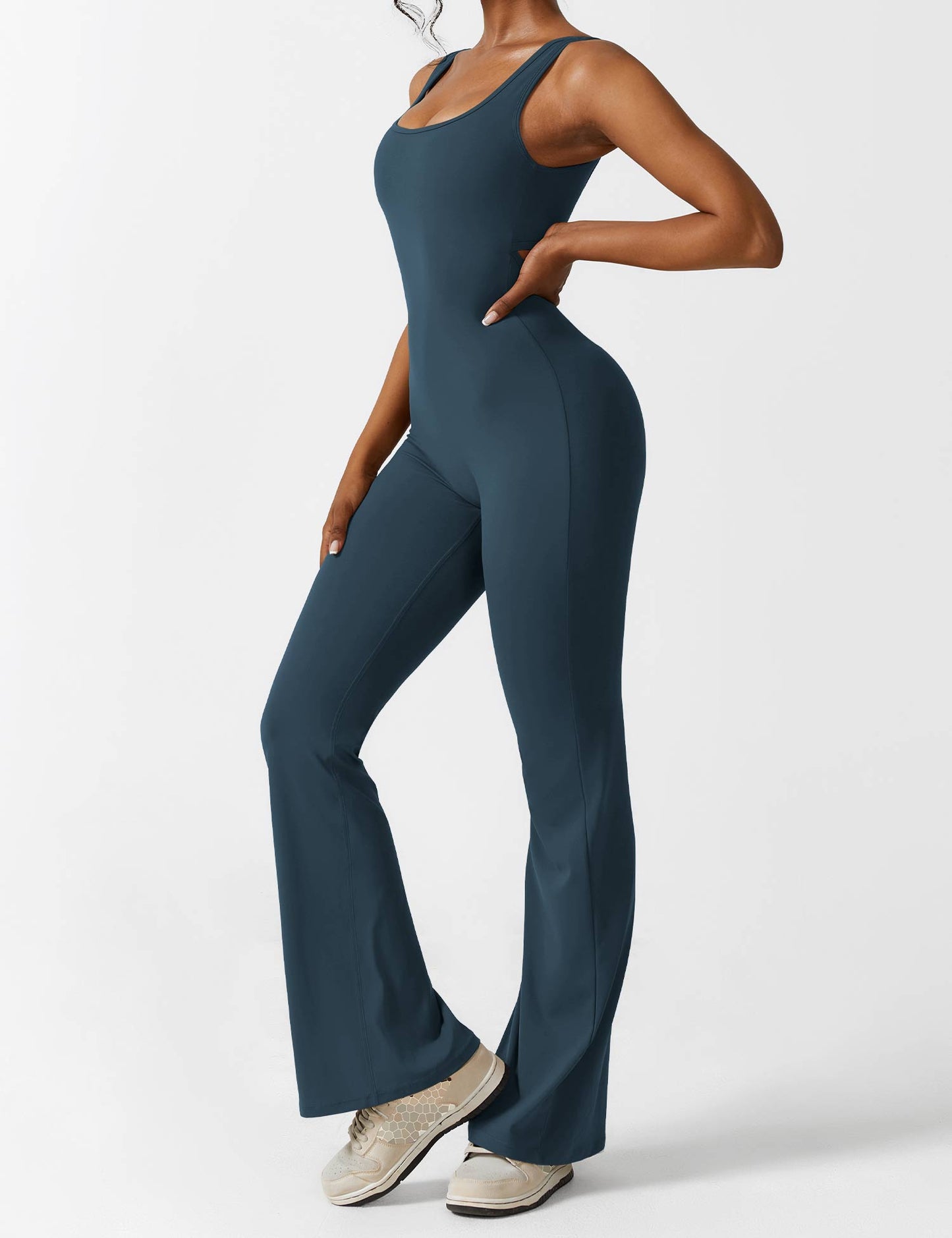 Bella Chic™ | Elegantie V-Back Flared Jumpsuit